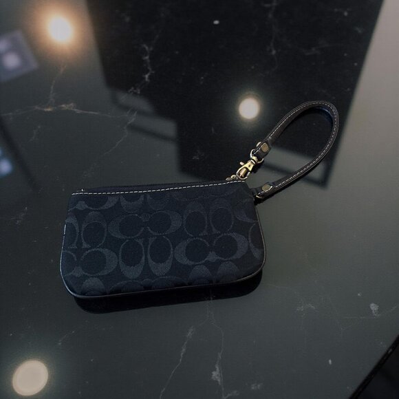 Vintage Y2K Coach Black Signature C Slim Mini Wristlet Pouch Clutch Bag - Picture 2 of 15